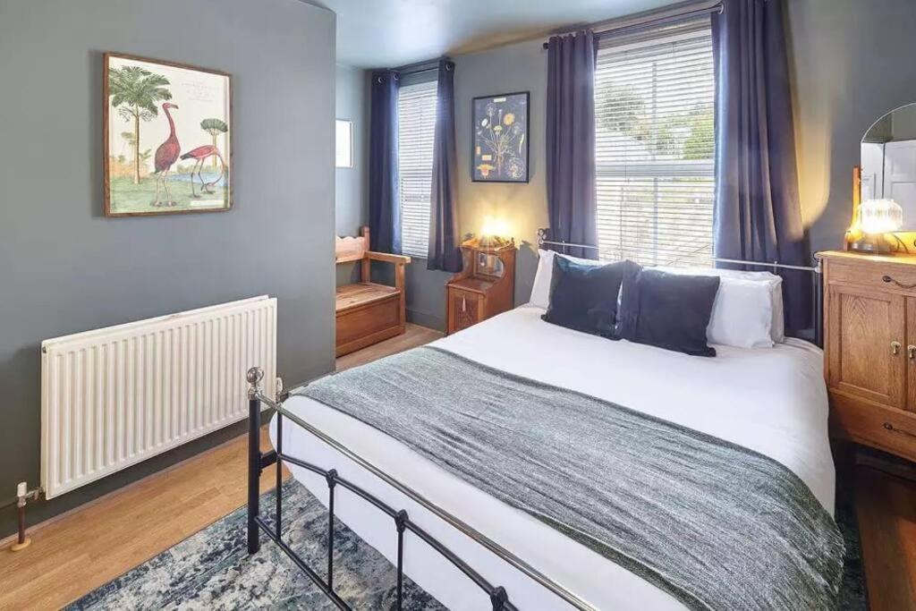 May House 3 Bedroomed House Whitby Bagian luar foto