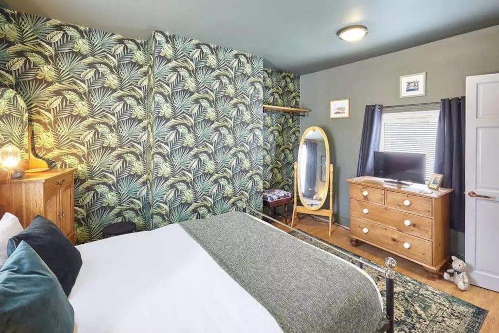 May House 3 Bedroomed House Whitby Bagian luar foto